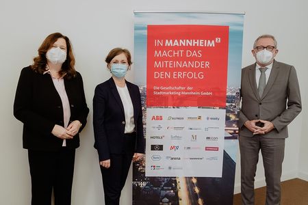 Oberbürgermeister Dr. Peter Kurz und Verena Eisenlohr blickten mit Karmen Strahonja zurück auf 20 Jahre Marketing für Mannheim.