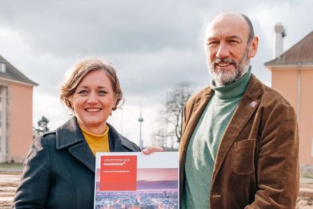 Karmen Strahonja und Michael Schnellbach verfolgen ein gemeinsames Ziel: die BUGA23 nachhaltig für Stadtentwicklung und Tourismus zu nutzen.
